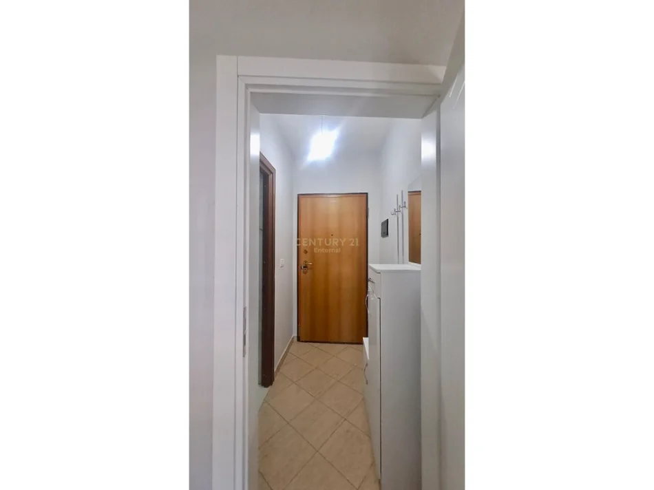 Tirane, jepet me qera apartament 1+1 Kati 3, 52 m² 450 € (xhamlliku)