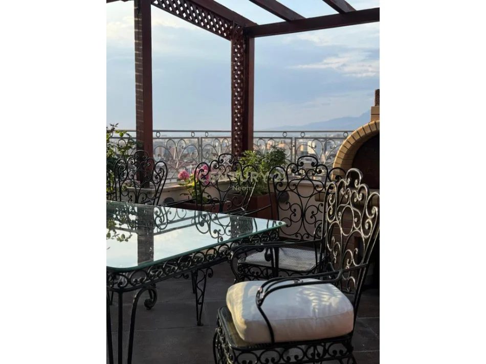 Tirane, shitet apartament 3+1+Ballkon Kati 7, 285 m² 420.000 € (kodra e diellit)