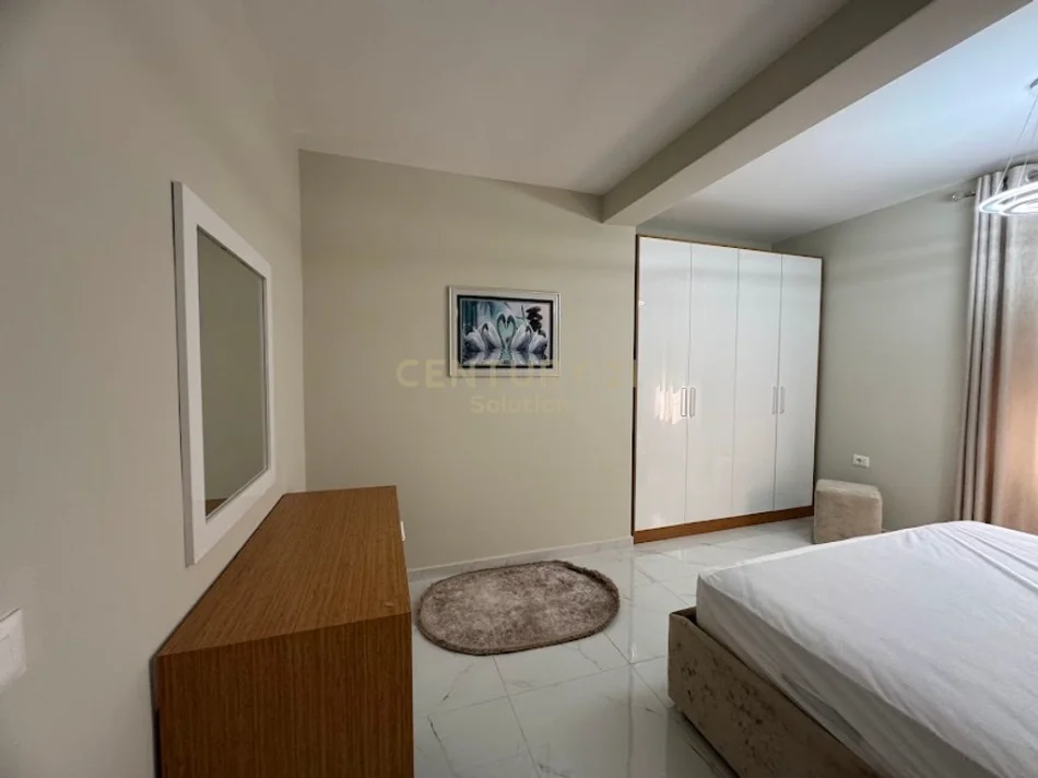 Tirane, jepet me qera apartament 1+1 Kati 5, 70 m² 650 € (mine peza)