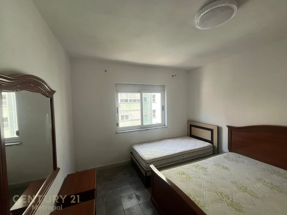 Tirane, shitet apartament 1+1 Kati 5, 57 m² 155.000 € (Petro Nini Luarasi)