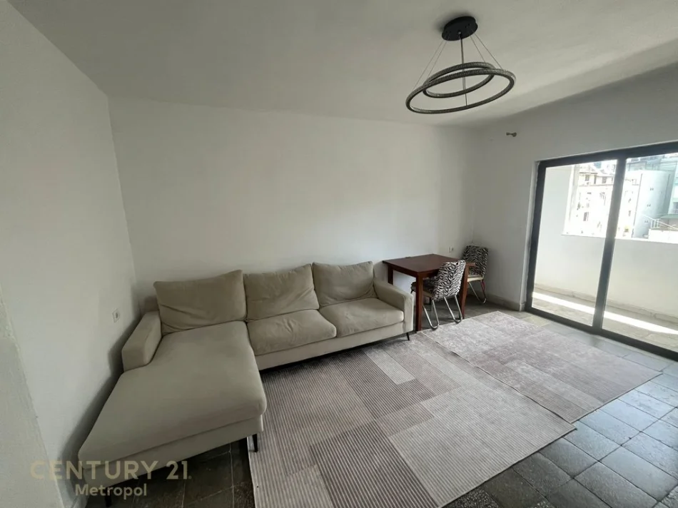 Tirane, shitet apartament 1+1 Kati 5, 57 m² 155.000 € (Petro Nini Luarasi)