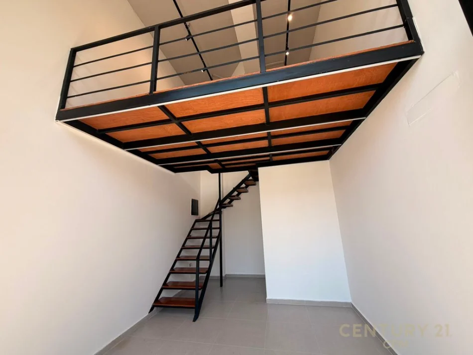Tirane, jepet me qera ambjent biznesi Kati 0, 18 m² 500 € (Komuna Parisit)