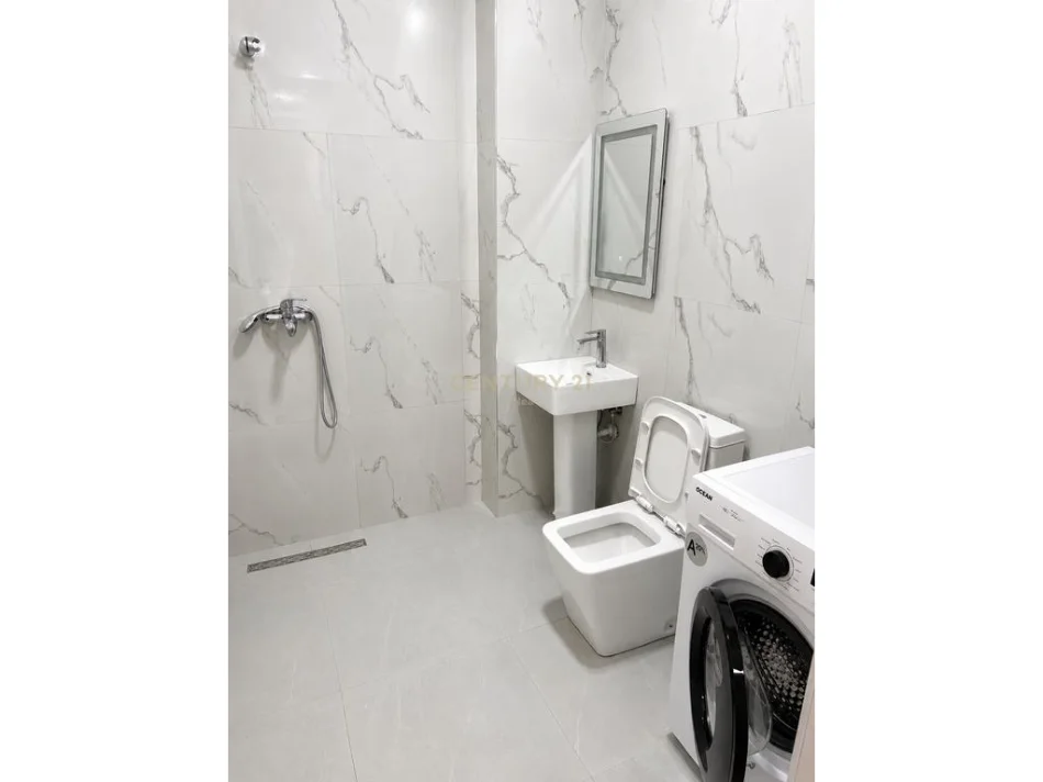 Tirane, jepet me qera apartament 1+1 Kati 1, 60 m² 501 € (kopshti botanik)