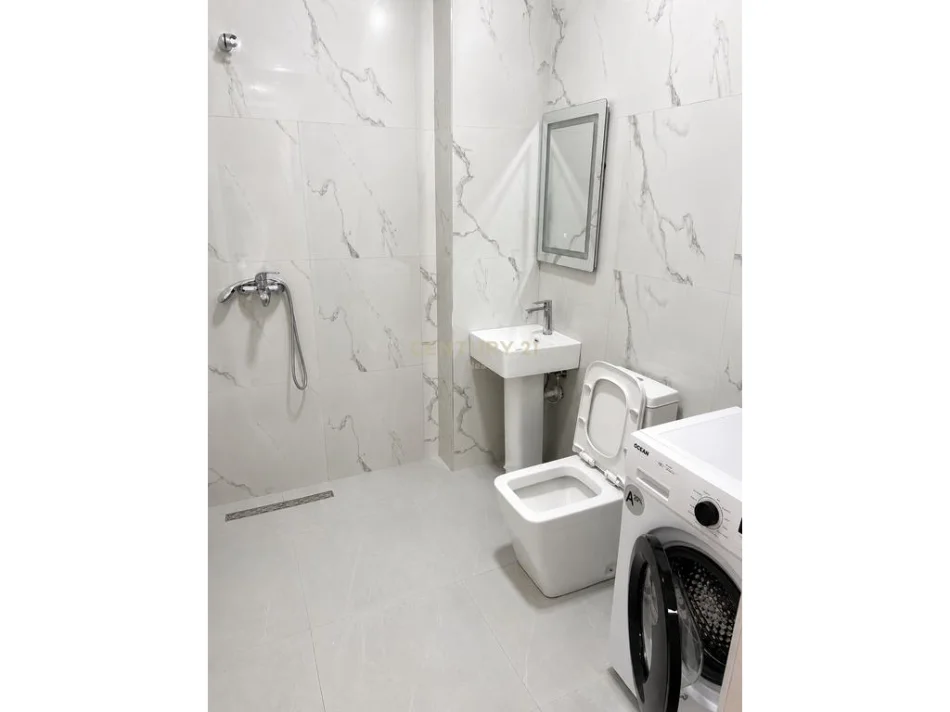 Tirane, jepet me qera apartament 1+1 Kati 1, 60 m² 500 € (Kopshti botanik)