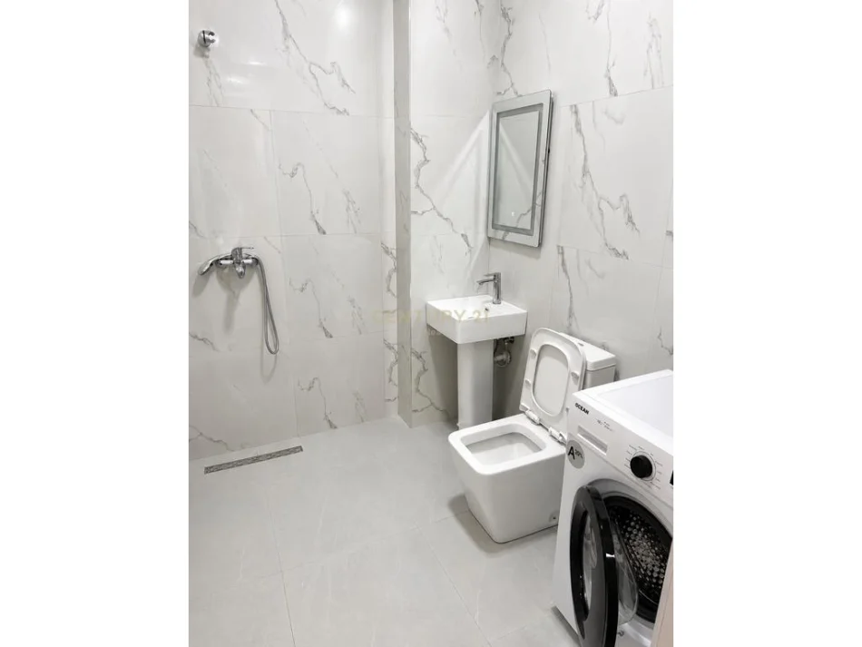 Tirane, jepet me qera apartament 1+1 Kati 1, 60 m² 500 € (Kopshti Botanik Nea142022)