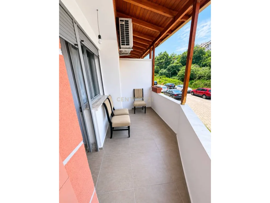 Tirane, jepet me qera apartament 1+1 Kati 1, 60 m² 500 € (Kopshti botanik)