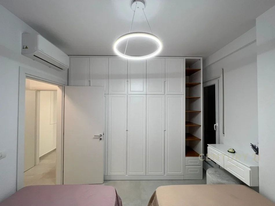 Tirane, jepet me qera apartament 2+1+Aneks+Ballkon Kati 6, 99 m² 900 € (Tiran Shkolla Kuqe)