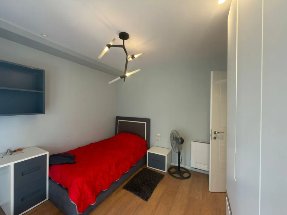 Tirane, jepet me qera apartament 2+1 Kati 5, 92 m² 800 € (ali demi)