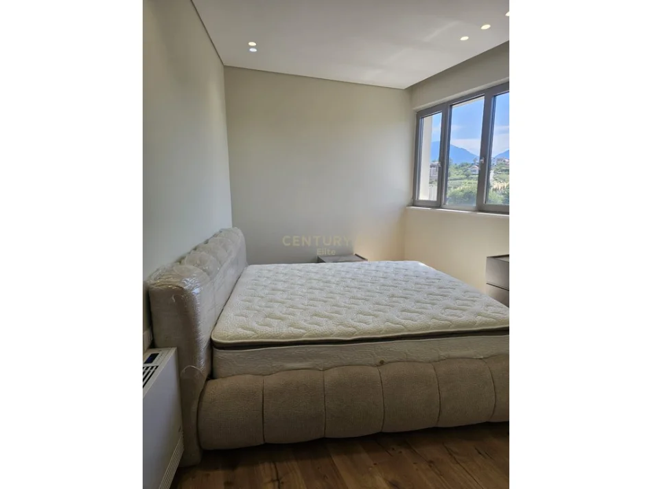 Tirane, jepet me qera apartament 2+1 Kati 3, 131 m² 1.900 € (sauk i vjeter prane liqeni i thate)