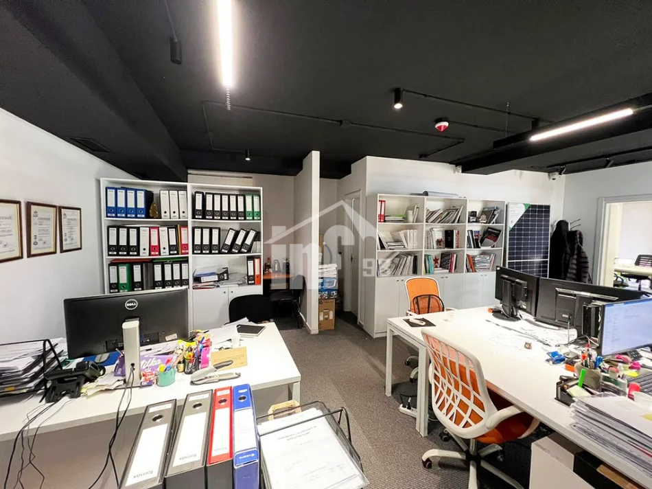 Tirane, jepet me qera zyre Kati 2, 190 m² 1.100 € (TE PAZARI I RI)