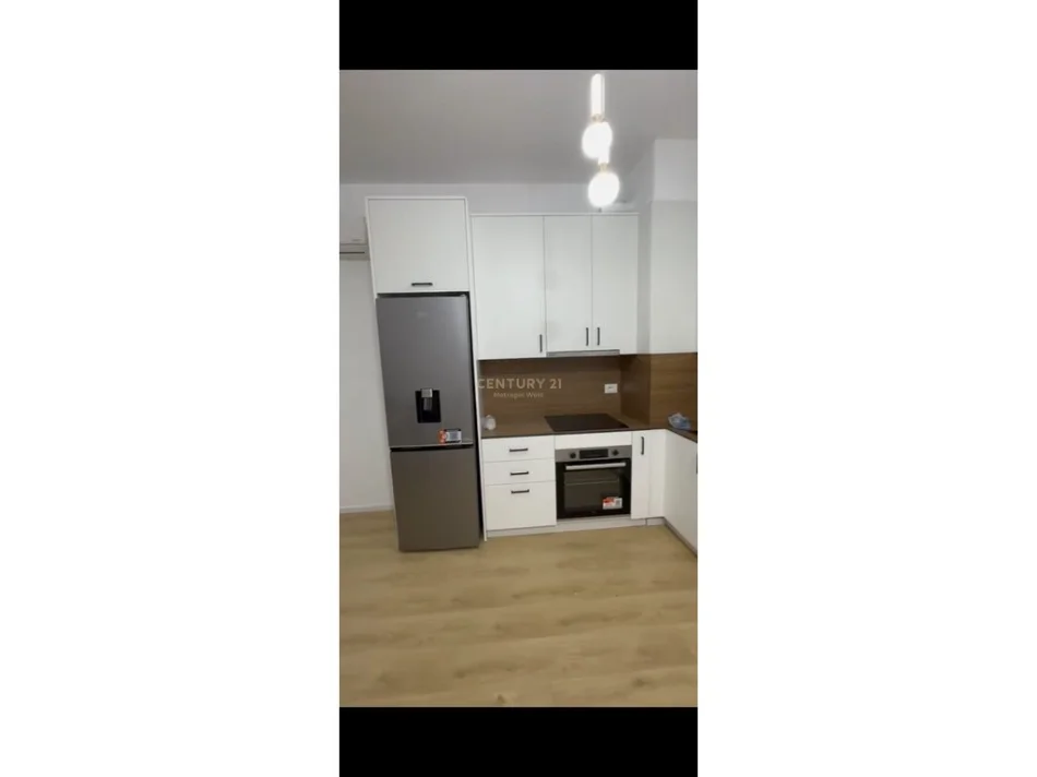 Tirane, jepet me qera apartament 1+1 Kati 8, 50 m² 480 € (Ali dem)
