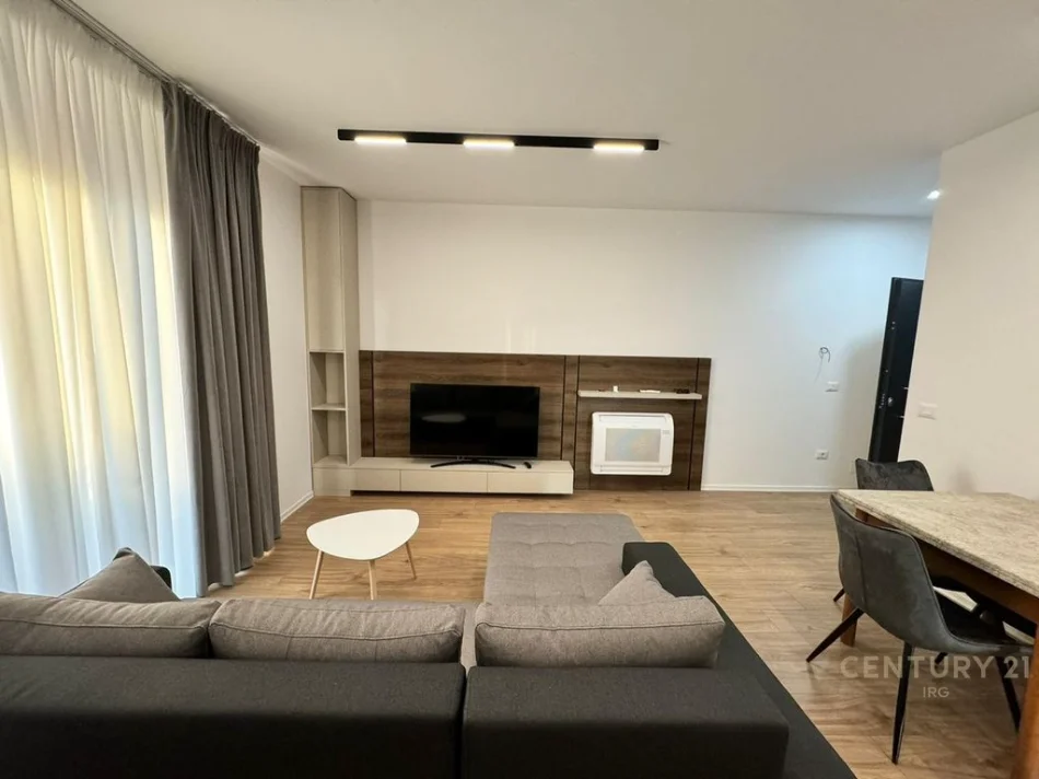 Tirane, jepet me qera apartament 2+1 Kati 8, 125 m² 1.300 € (Tirana Garden building)