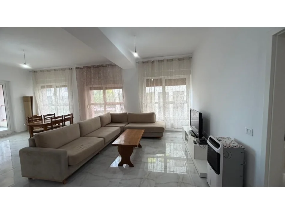Tirane, jepet me qera apartament 2+1 Kati 2, 110 m² 450 € (Ali dem)