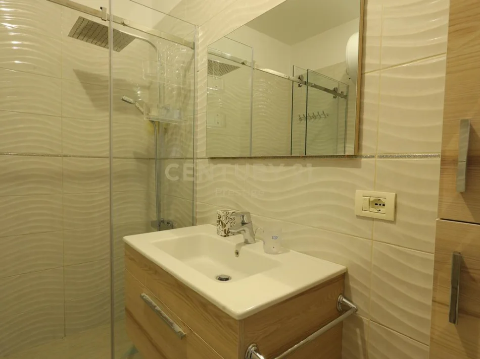 Tirane, shitet apartament 2+1 Kati 5, 119 m² 210.000 € (tregu elektrik)
