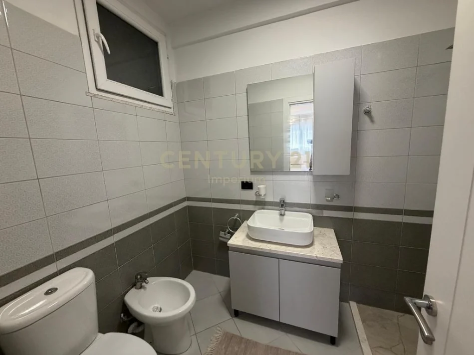 Tirane, shitet apartament , 67 m² 121.000 € 