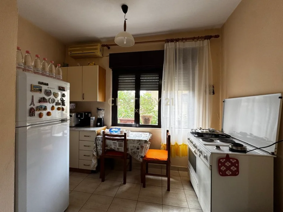 Tirane, shitet apartament 5+1+Ballkon Kati 1, 183 m² 364.000 € (myslym shyri)