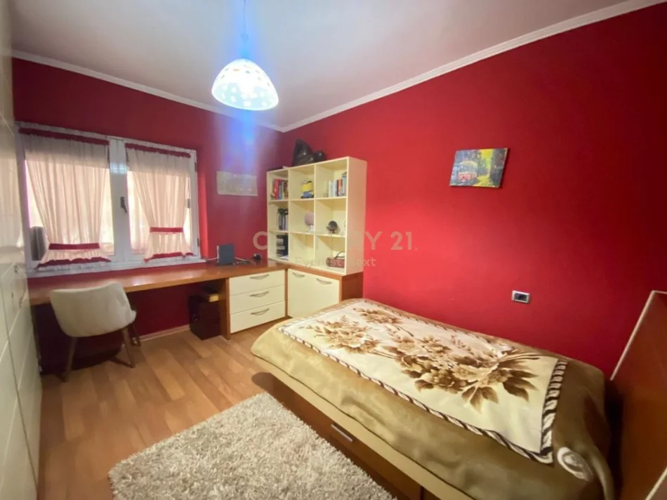 Tirane, jepet me qera apartament 2+1 Kati 2, 92 m² 800 € (myslym shyri)
