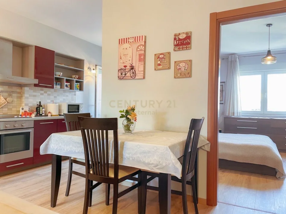Tirane, jepet me qera 1+1+Ballkon Kati 8, 80 m² 700 € (stadiumi air albania)