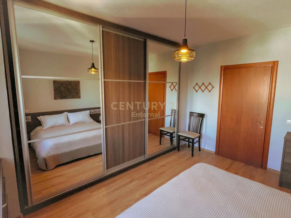 Tirane, jepet me qera 1+1+Ballkon Kati 8, 80 m² 700 € (stadiumi air albania)