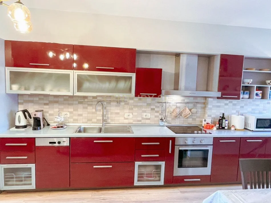 Tirane, jepet me qera 1+1+Ballkon Kati 8, 80 m² 700 € (stadiumi air albania)