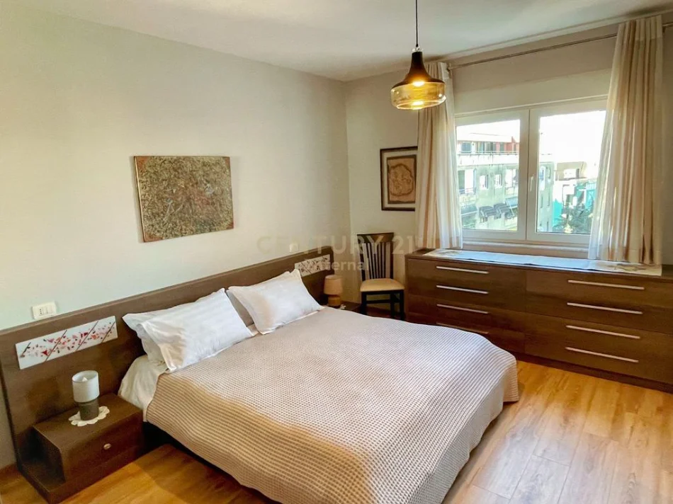 Tirane, jepet me qera 1+1+Ballkon Kati 8, 80 m² 700 € (stadiumi air albania)
