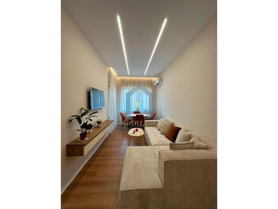 Tirane, shitet apartament 1+1+Ballkon Kati 6, 55 m² 138.000 € (Apartament 1+1 per shitje tek, Rezidenca HENKE , AMERIKAN 3)