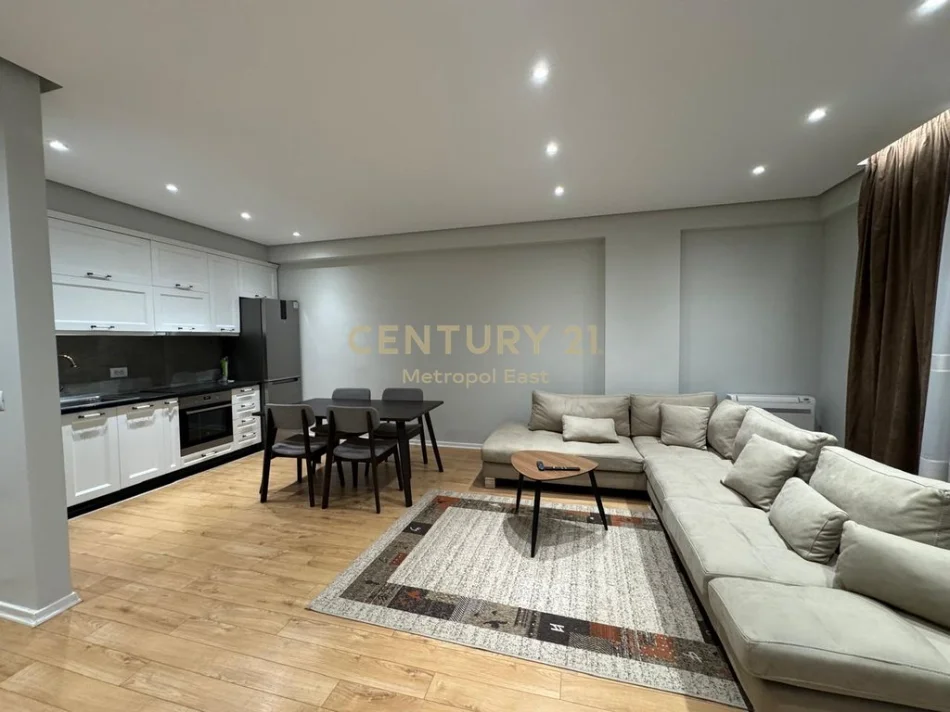 Tirane, jepet me qera apartament 2+1+Ballkon Kati 5, 115 m² 1.500 € (rruga e dibres)