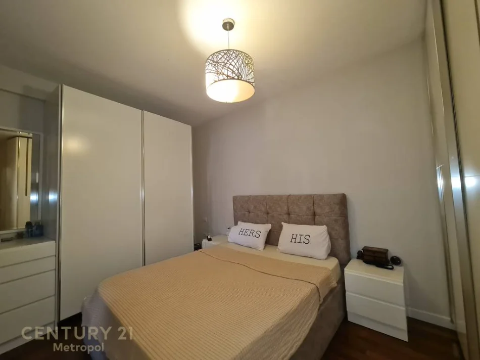 Tirane, shitet apartament 3+1+Ballkon Kati 1, 130 m² 275.000 € (kodra e diellit 1)
