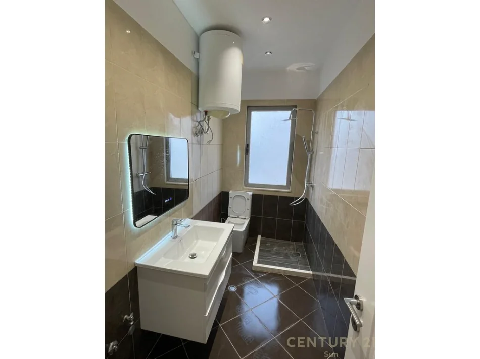 Tirane, shitet apartament 1+1 Kati 3, 60 m² 130.000 € (astir)