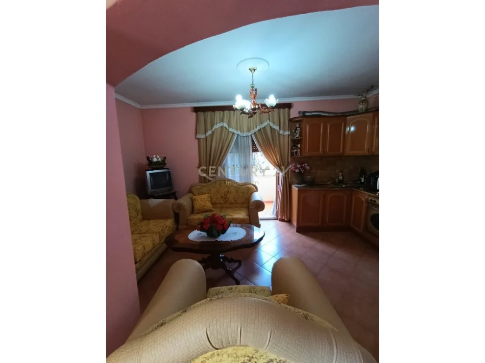 Tirane, shitet apartament 3+1+Ballkon Kati 2, 135 m² 150.000 € (misto mame)