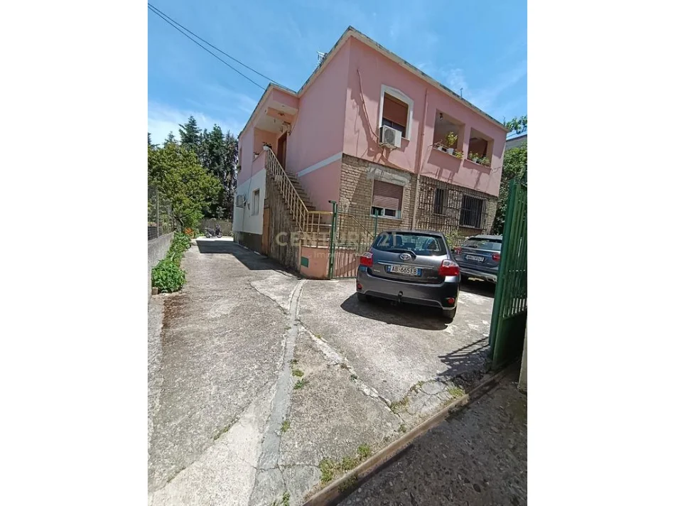 Tirane, shitet apartament 3+1+Ballkon Kati 2, 135 m² 150.000 € (misto mame)