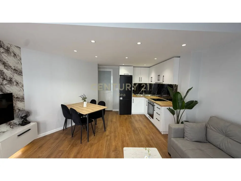 Tirane, shitet 1+1 Kati 1, 66 m² 128.000 € (liqeni i thate)