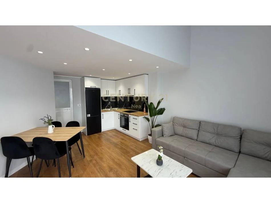 Tirane, shitet 1+1 Kati 1, 66 m² 128.000 € (liqeni i thate)
