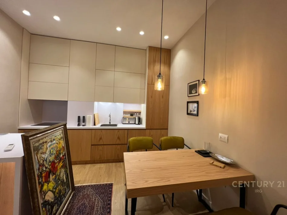 Tirane, jepet me qera apartament 1+1 Kati 5, 75 m² 1.200 € (liqeni thate radison)