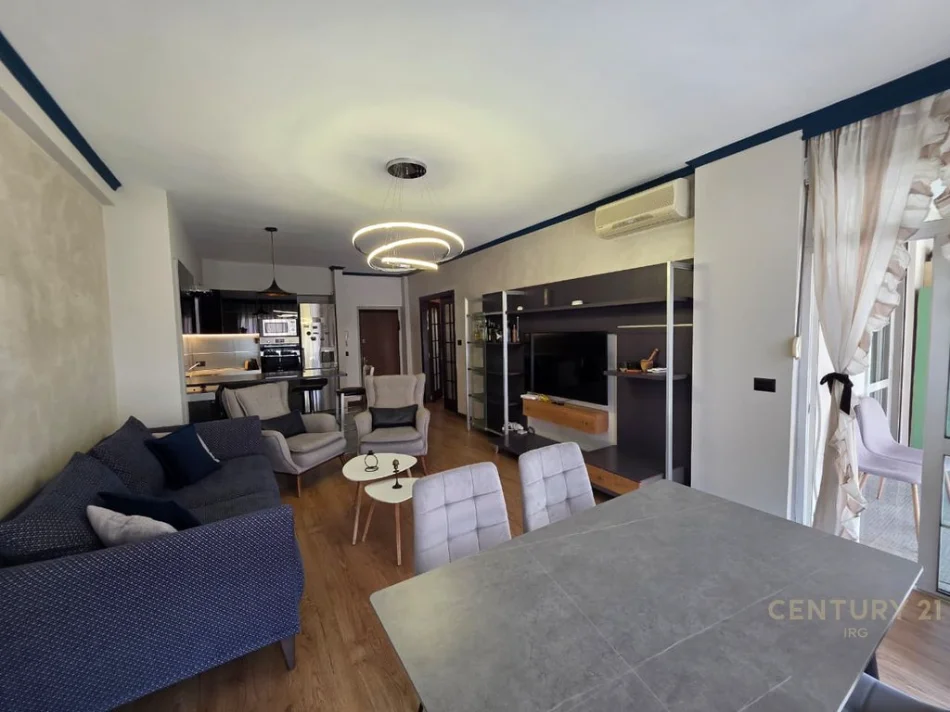 Tirane, jepet me qera apartament 2+1+Ballkon Kati 4, 110 m² 1.200 € (parlamneti ura e tabakeve)