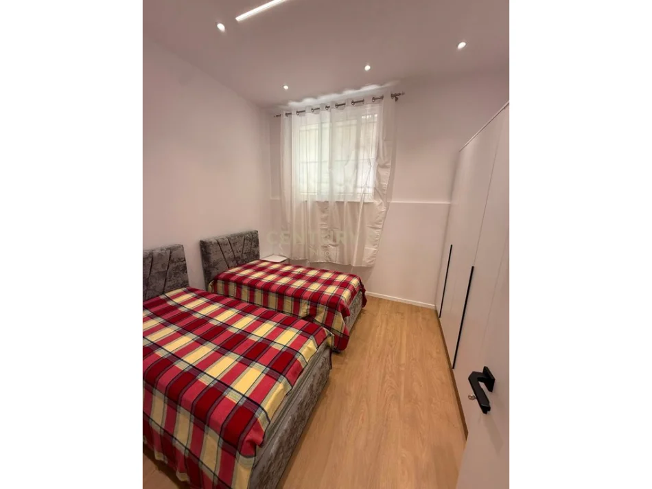 Tirane, jepet me qera apartament 2+1 Kati 2, 99 m² 600 € (kodra e diellit)