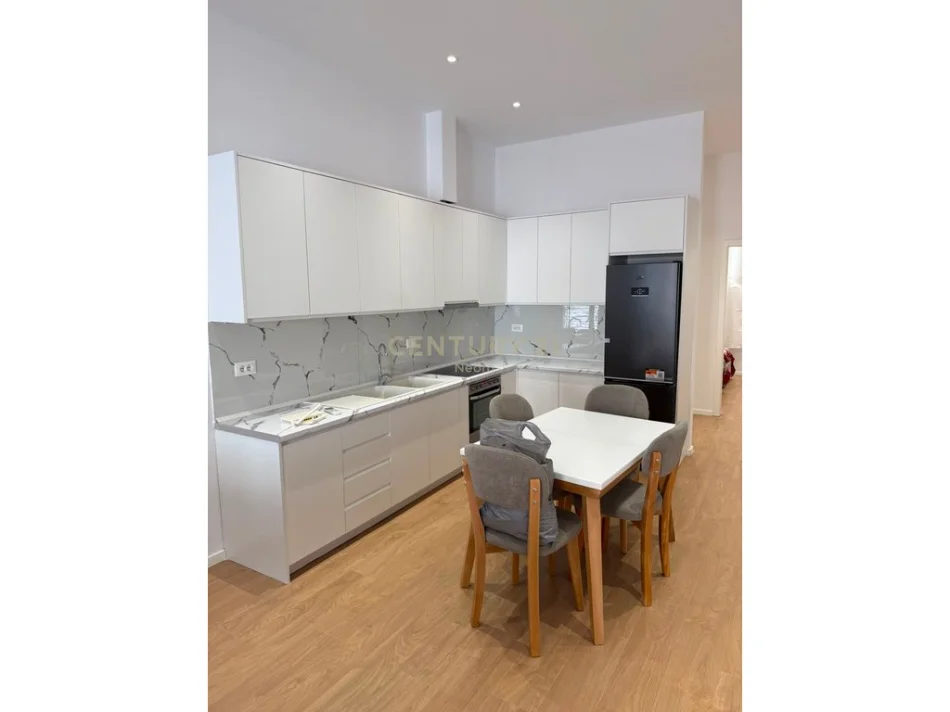 Tirane, jepet me qera apartament 2+1 Kati 2, 99 m² 600 € (kodra e diellit)