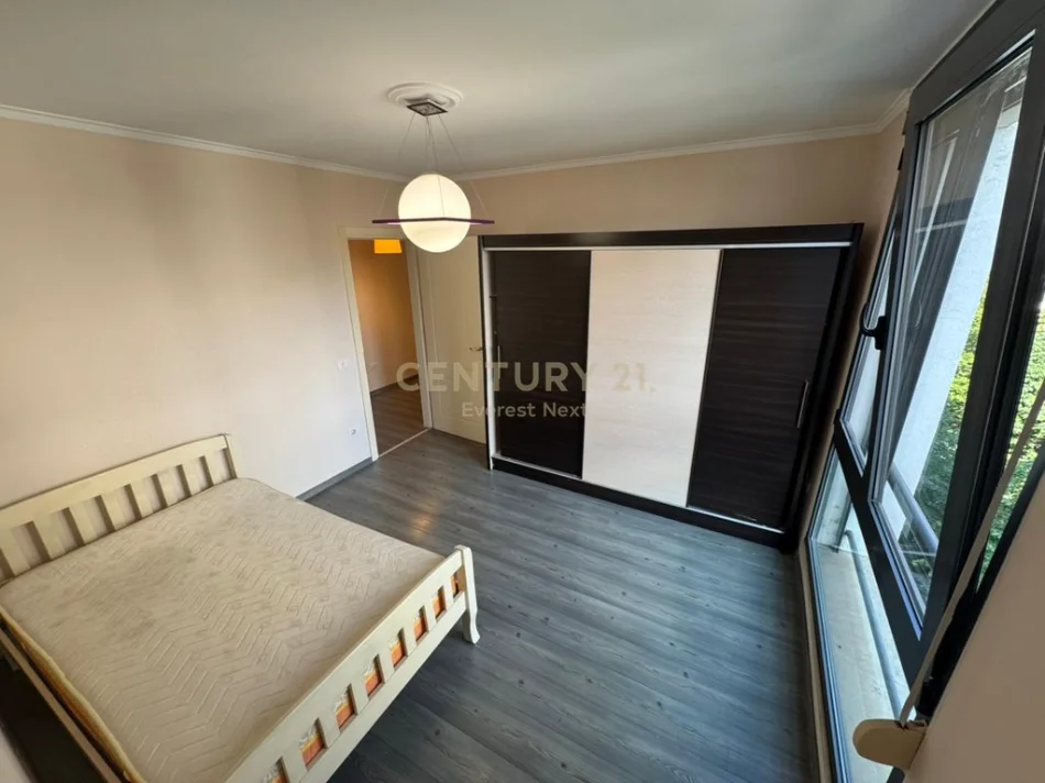 Tirane, jepet me qera apartament 2+1 Kati 5, 89 m² 1.000 € 