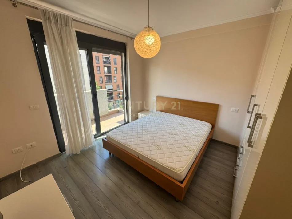 Tirane, jepet me qera apartament 2+1 Kati 5, 89 m² 1.000 € 