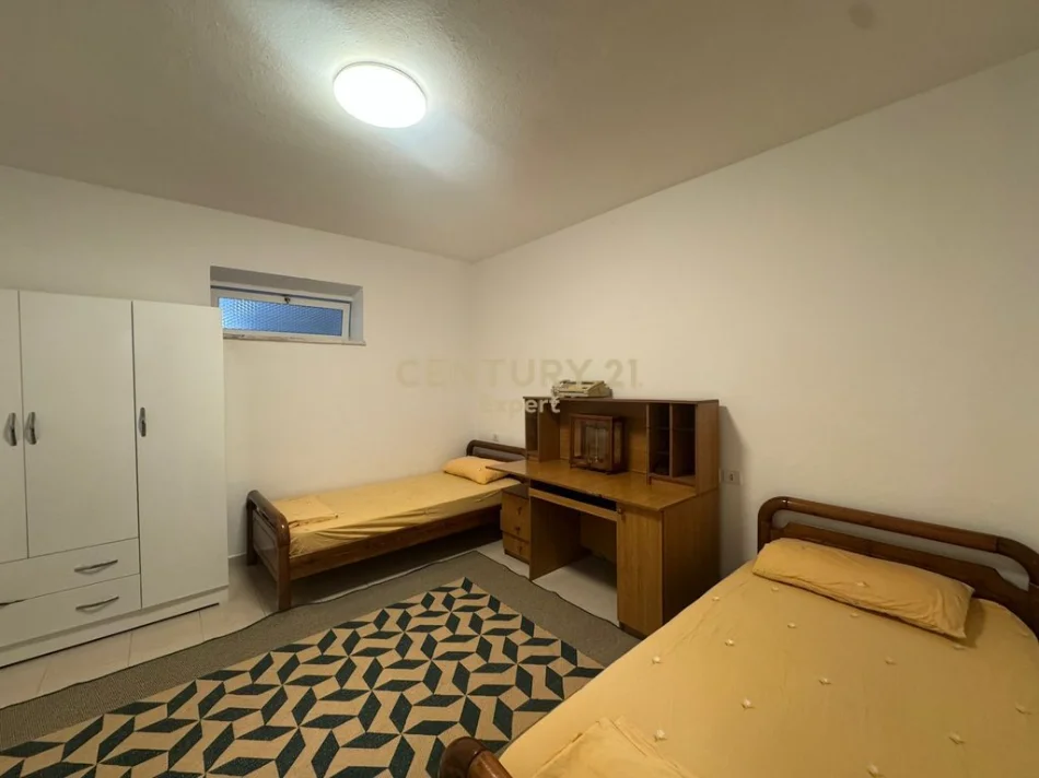 Tirane, jepet me qera apartament 2+1 Kati 3, 90 m² 600 € (zogu zi)