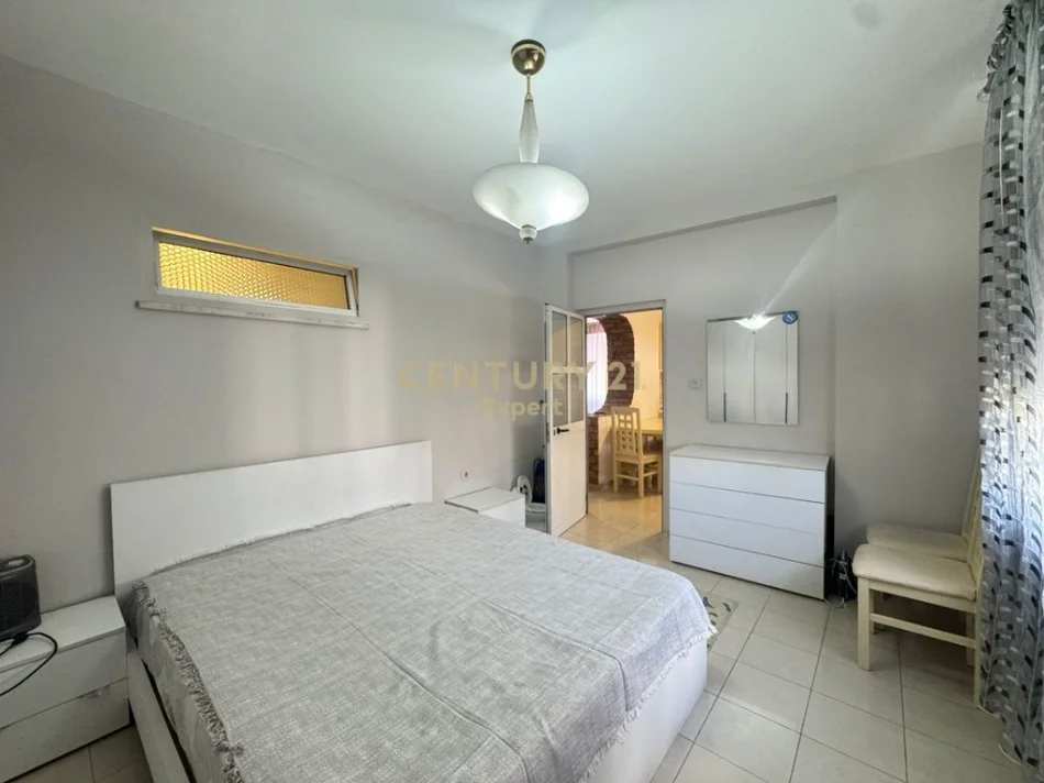 Tirane, jepet me qera apartament 2+1 Kati 3, 90 m² 600 € (zogu zi)