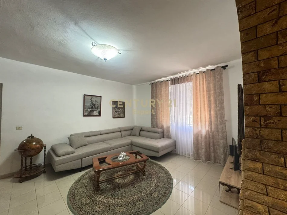 Tirane, jepet me qera apartament 2+1 Kati 3, 90 m² 600 € (zogu zi)