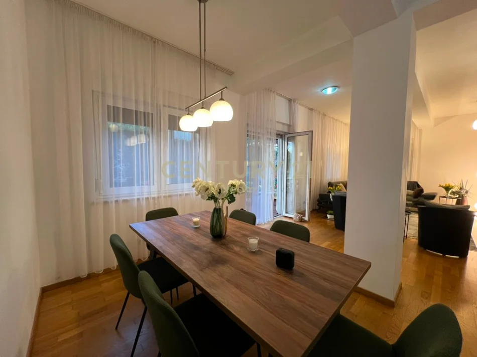 Tirane, jepet me qera apartament 2+1 Kati 1, 169 m² 1.700 € (sauk)