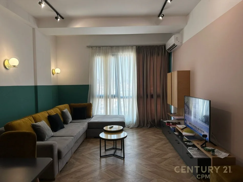 Tirane, jepet me qera apartament 1+1+Ballkon Kati 9, 76 m² 850 € (21 dhjetori)