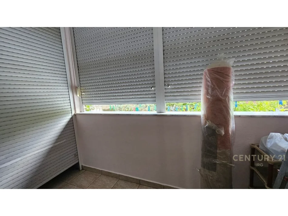 Tirane, shitet apartament 2+1 Kati 3, 73 m² 180.000 € (ali demi fusha e sportit)