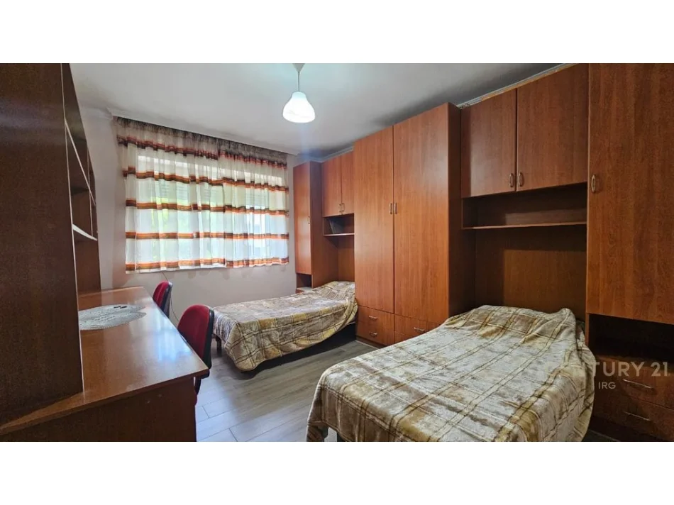 Tirane, shitet apartament 2+1 Kati 3, 73 m² 180.000 € (Ali Demi)