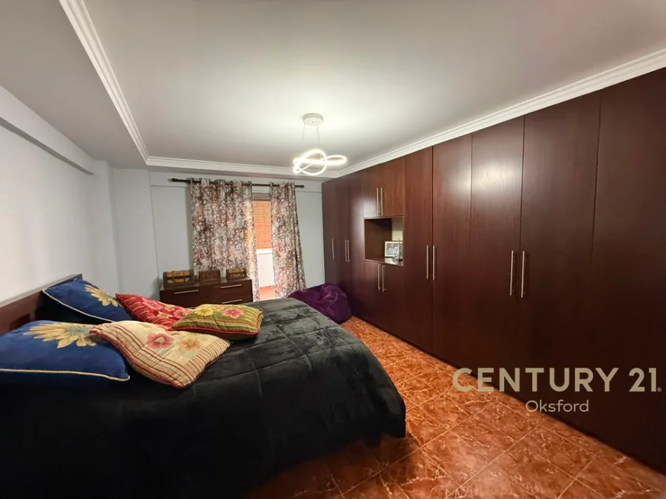 Tirane, shitet apartament 2+1 Kati 10, 107 m² 175.000 € (laprake)