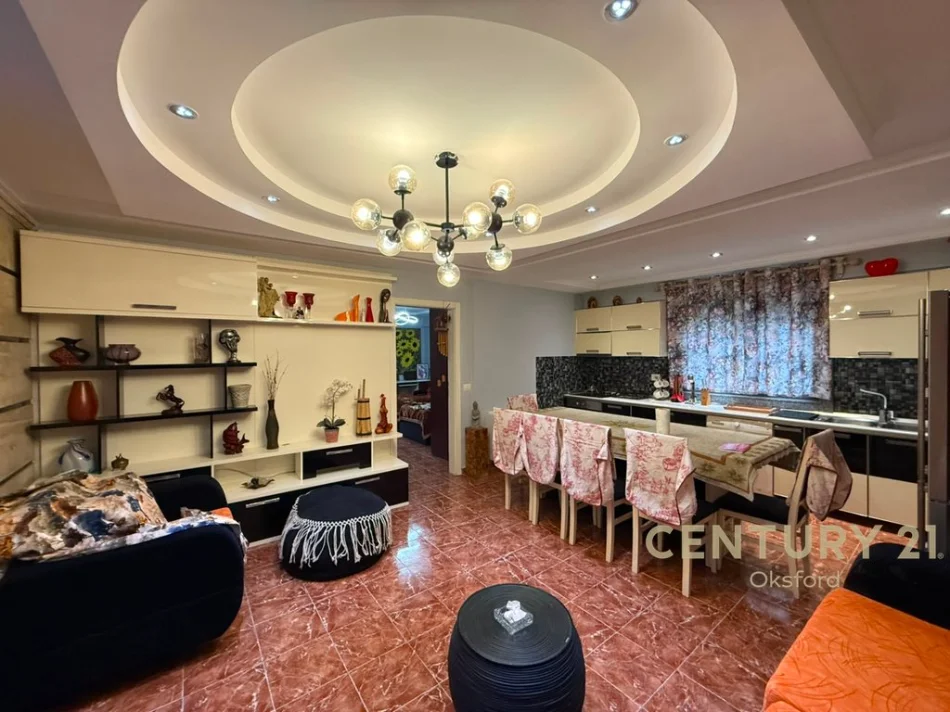 Tirane, shitet apartament 2+1 Kati 10, 107 m² 175.000 € (laprake)