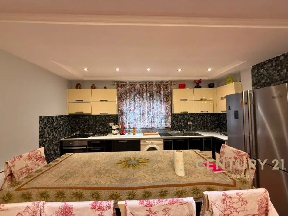 Tirane, shitet apartament 2+1 Kati 10, 107 m² 175.000 € (laprake)