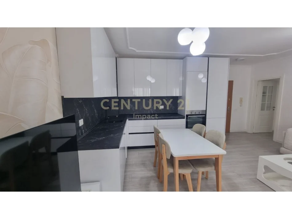 Tirane, shitet apartament 2+1 Kati 6, 102 m² 250.000 € (ish parku)